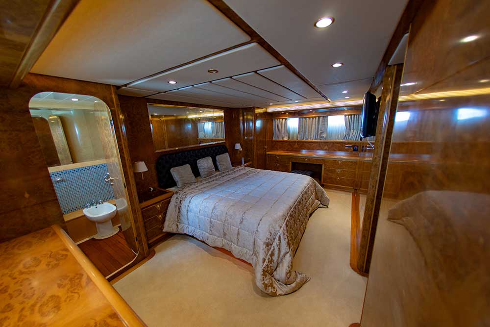 yacht rental phuket