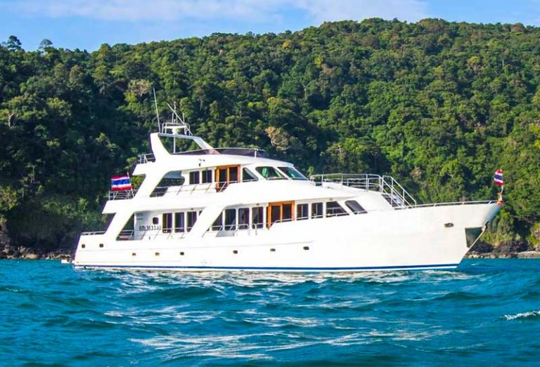 yacht for rent in phuket